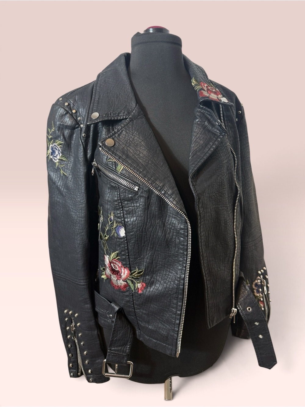 Faux Leather Driftwood Embroidered Moto Jacket in Black Large Like New